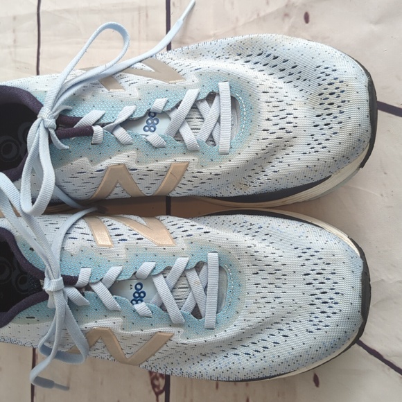 New Balance 880 sneakers, gym shoes, light blue, women's size 12 - Picture 8 of 14